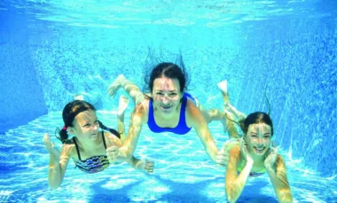 adult swimming classes